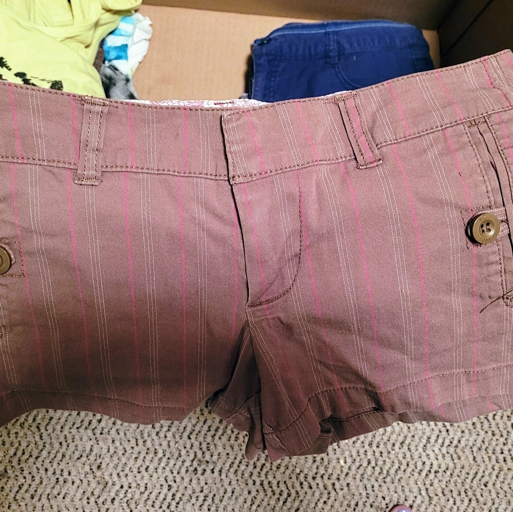 ARIZONA DRESS SHORTS - Picture 3 of 4